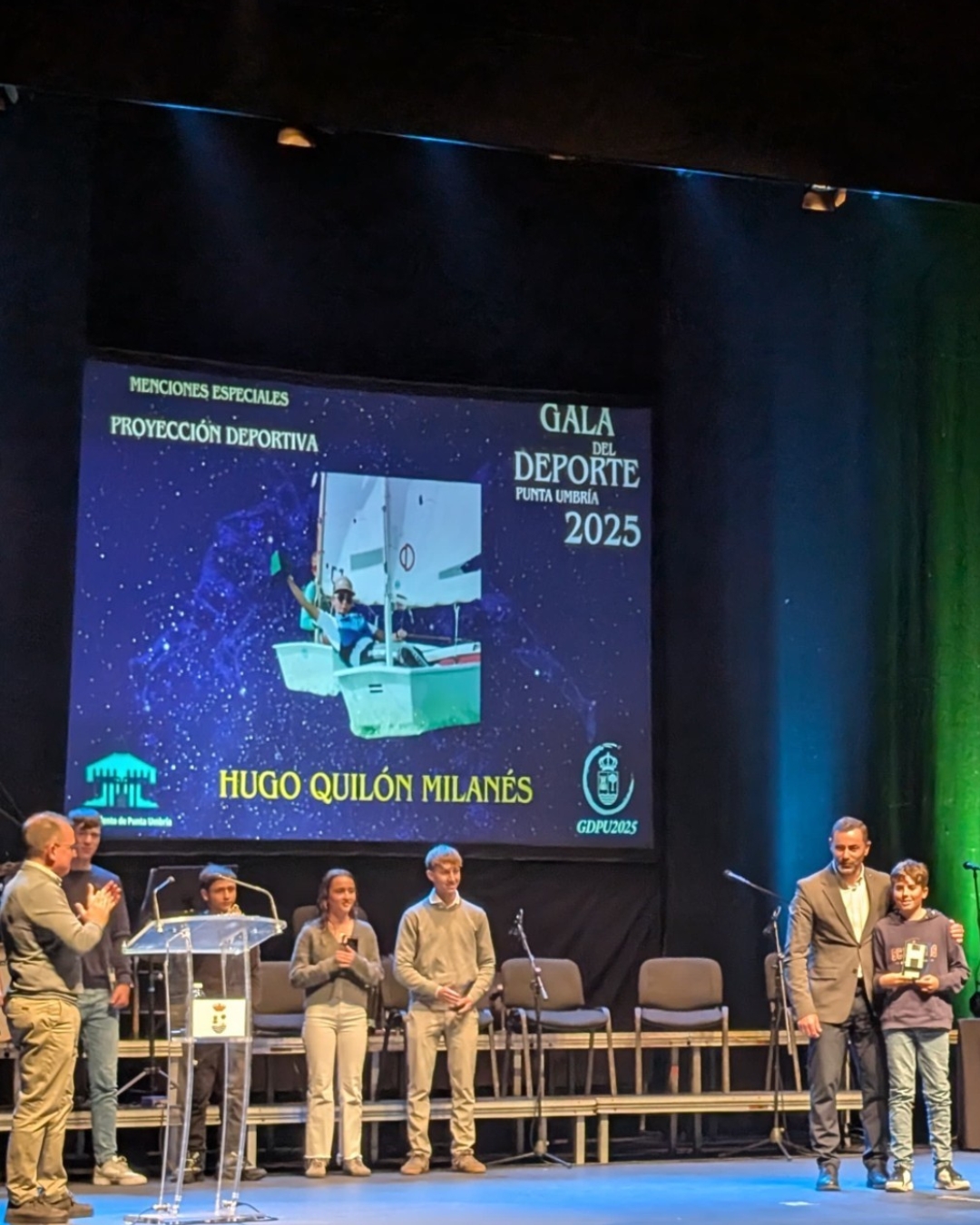 HUGO-QUILON-MILANES-distincion-al-rcmtpu-en-la-gala-del-deporte-2025