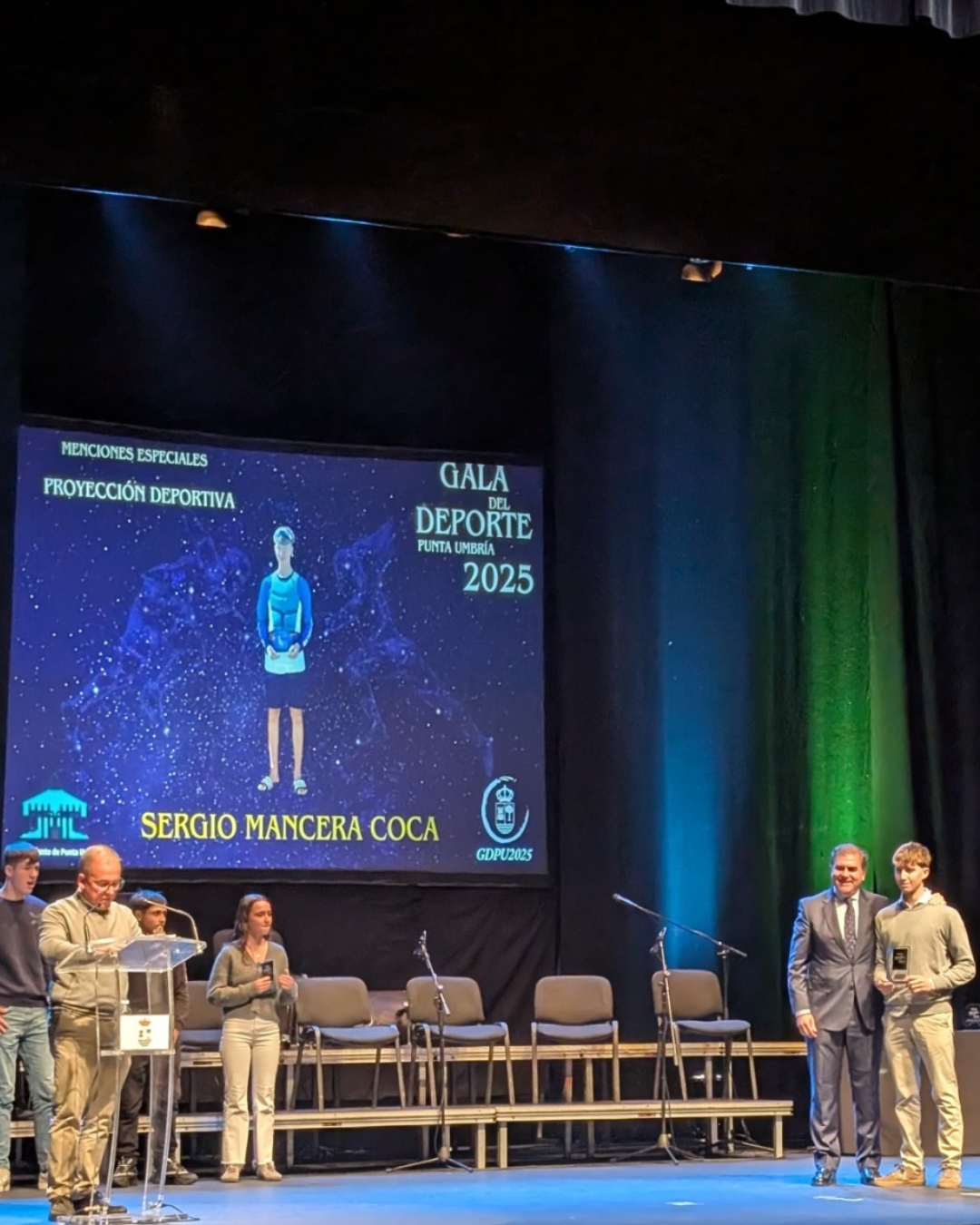 SERGIO-MANCERA-COCA-distincion-al-rcmtpu-en-la-gala-del-deporte-2025
